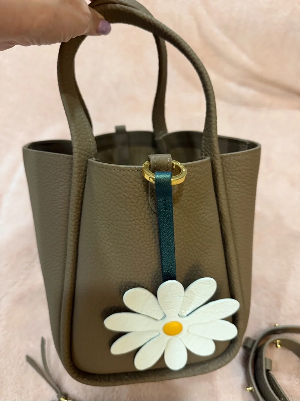 Songmont Leather White Daisy Key Chain Bag Charm - Picture 4 of 4